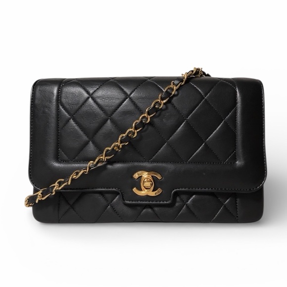 CHANEL Handbags - Chanel Vintage Medium Single Flap CC Chain Shoulder Bag – Black Quilted Lambskin